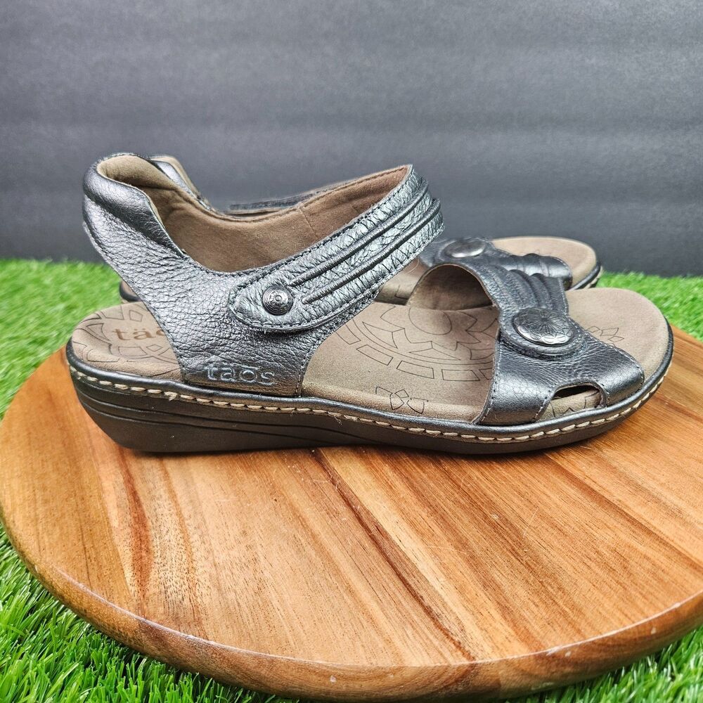 Taos Footwear Metallic Gray Adjustable Strap Sandals